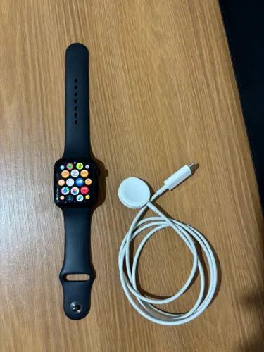 Apple Watch SE (GPS) (2ª Geração) 44mm + carregador original