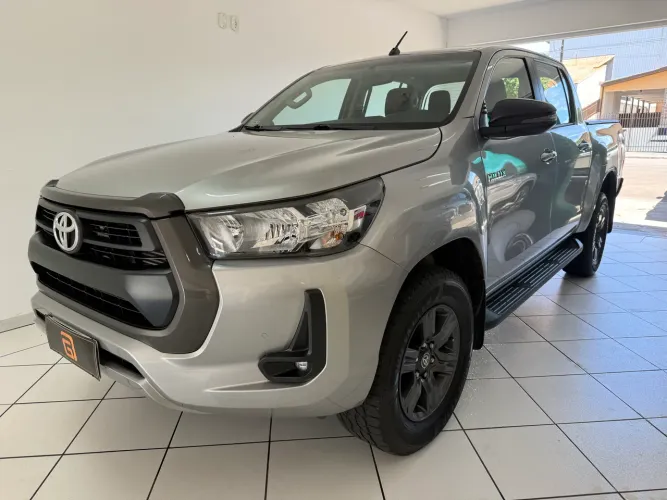 Toyota Hilux CD SR 4X4 2.8 TDI Diesel Aut. 2024