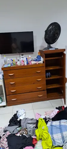 Guarda roupa MADEIRA MACIÇA +COMODA