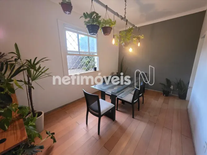 Apartamento amplo e muito bem localizado, em ótimo ponto no bairro Carmo