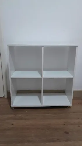 ESTANTE COM RODINHAS