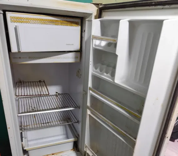 Vendo geladeira Consul funcionando tudo certinho