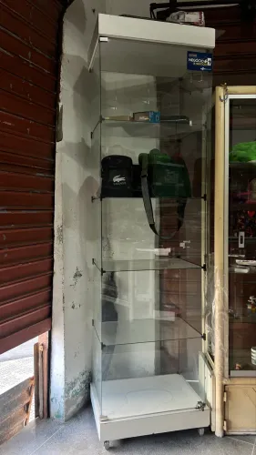 Vende-se vitrines expositoras