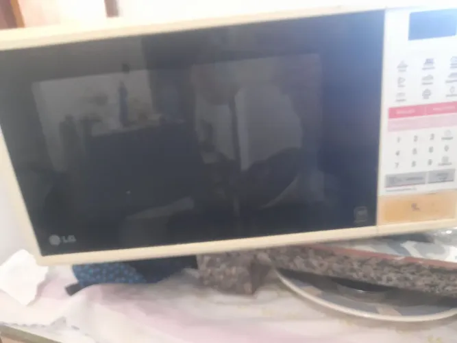 Vende micro-ondas da marca LG em perfeito estado de conservação funcionando direitinho
