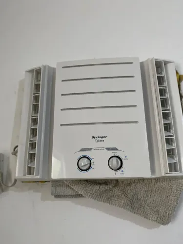 Ar condicionado Midea Janela 7500btus Ótimo Estado