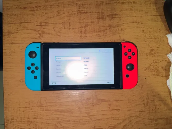 Nintendo Switch completo com case/estojo Zelda - ambos em excelente estado 