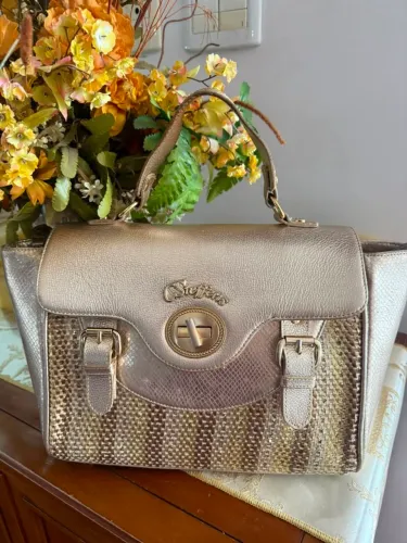 Vende se bolsa 