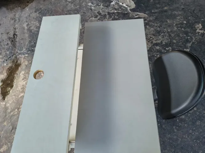 Mesa e cadeira de escritório