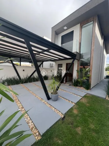 LINDA CASA MOBLIADA COM 3 QUARTOS, PRAIA DOS INGLESES / DLORIANÓPOLIS / SC