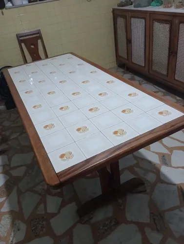 Mesa Antiga de Madeira Maciça Tampo Azulejado