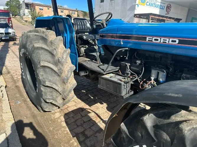 ? VENDE-SE TRATOR FORD 8030 ?