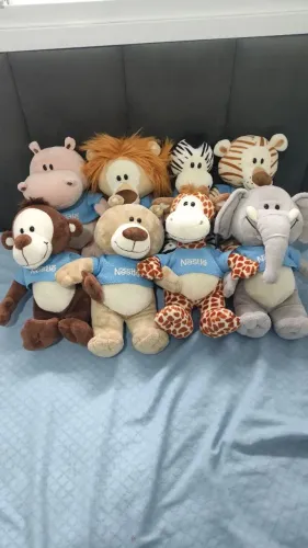 Coleção pelúcia filhotes Nestlé