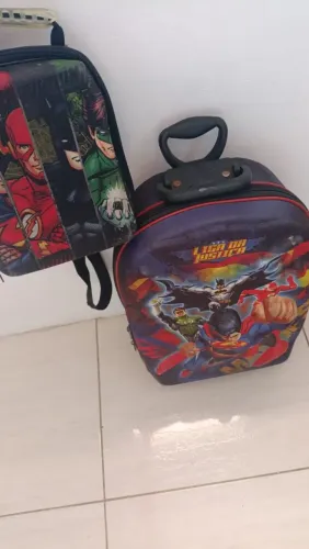 Mochila infantil tema liga da justiça + lancheira