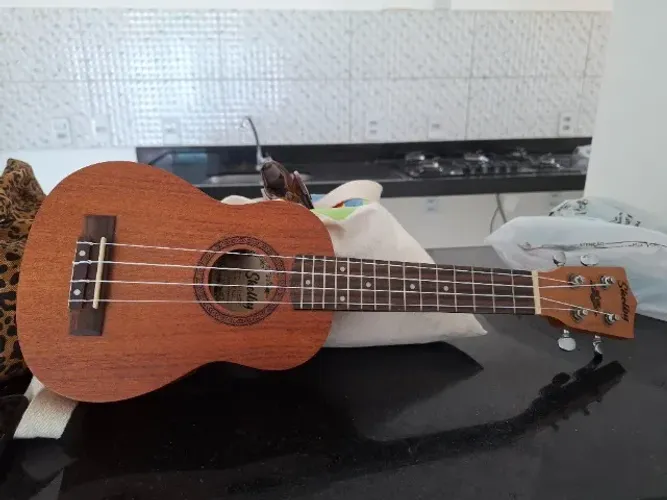 Instrumento Ukulele