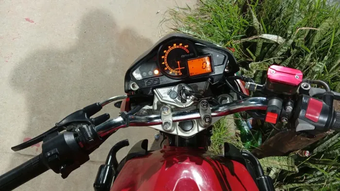 V/T  CB300R 