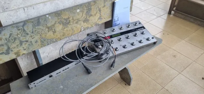 TC Electronic G-System - Processador de efeitos