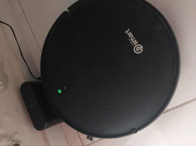 Robô aspirador (aspira e passa pano)