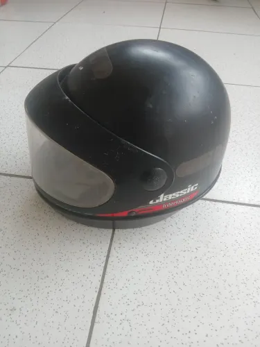 Vendo capacete perfeito estado