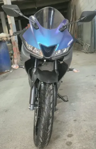 Moto Yamaha R15