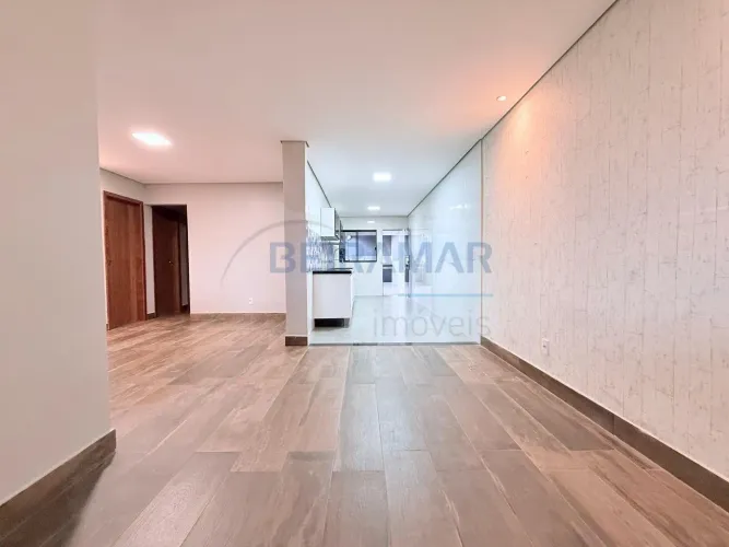 QNL 7, Conjunto H Casa de 3 Quartos sendo 1 Suíte com 2 Vagas de Garagem Taguatinga Nort