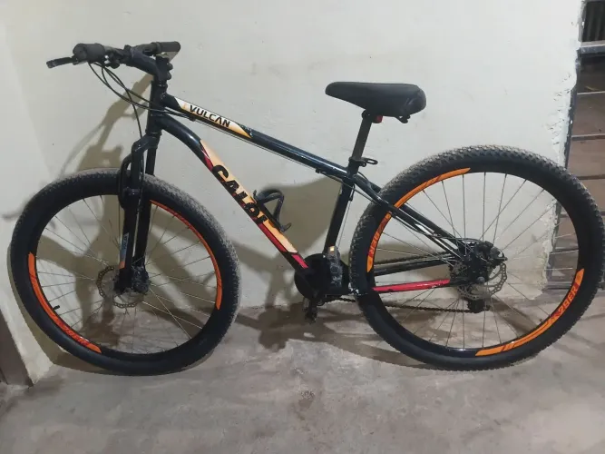 Bicicleta Caloi aro 29, com nota fiscal, revisada, semi nova