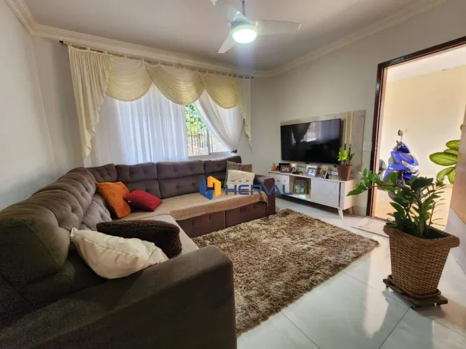 Casa com 3 quartos à venda, 130 m² por R$ 580.000 - Parque Residencial Tuiuti - Maringá/PR