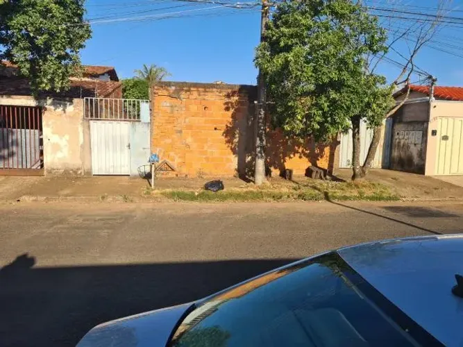 Colônia para venda no Bairro Santa Mônica