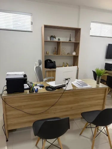 Móveis para escritório completo.