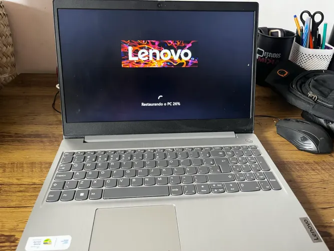Notebook Lenovo IdeaPad 3i 15.6" - SSD 128GB / 4GB RAM (Com Detalhe no Wi-Fi)