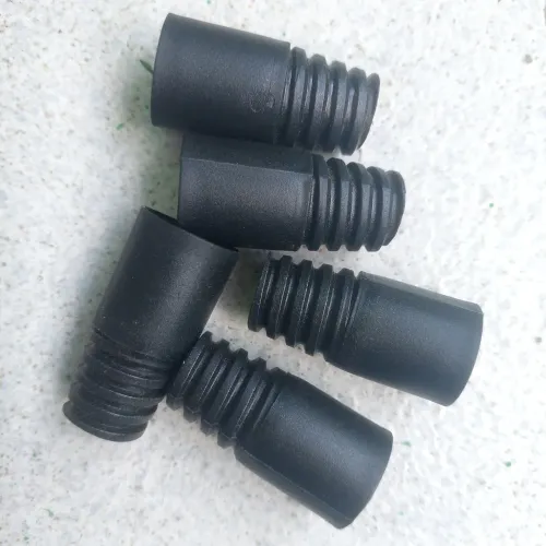 Ponteiras plasticas com rosca para cabos de vassouras e rodo