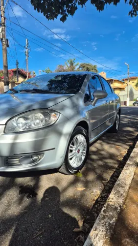 Fiat Linea Essence Dualogic 1.8 Flex 16V 4P 2013