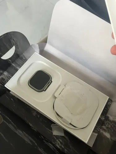 Apple Watch Ultra 2 cor natural impecável
