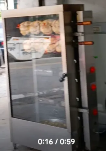 Maquina para assar 30 frangos