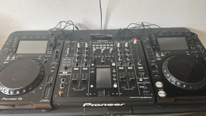 Mixer pioneer djm 2000 nexus