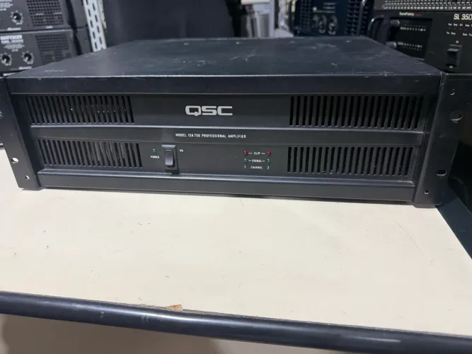 Amplificador QSC modelo ISA-750 perfeito