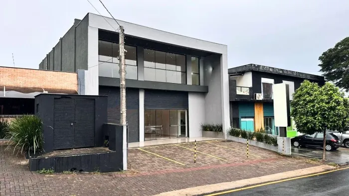 Ponto para alugar, 340 m² por R$ 18.000/mês - Vitória - Londrina/PR