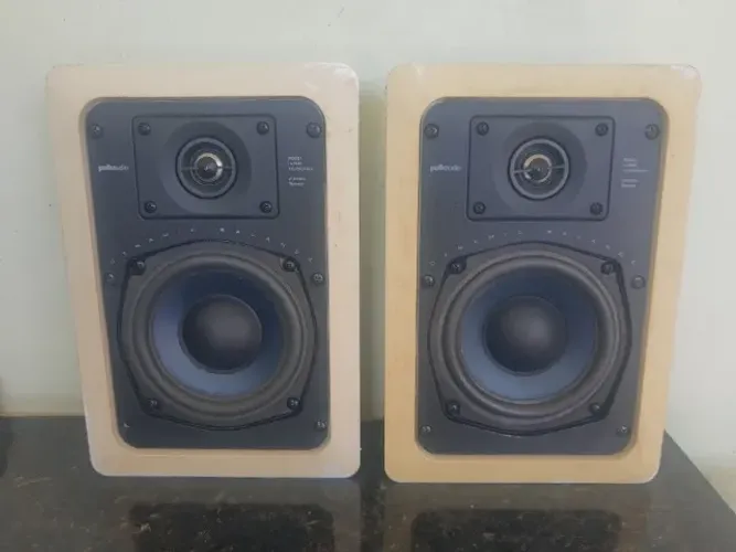Par de arandelas Polk Audio - Modelo: RC 55i