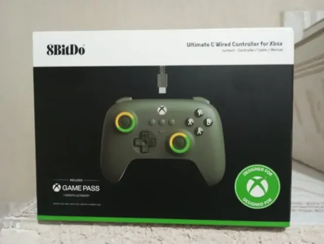 Ultimate C Wired Controller for Xbox 8BitDo