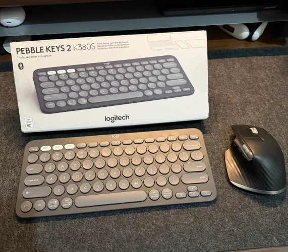 Kit Teclado Logitech Pebble Keys 2 K380S + Mouse Impecáveis