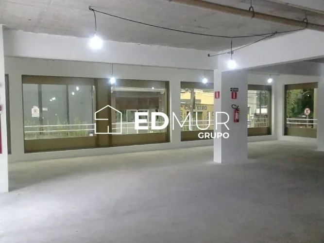 SALÃO para VENDA E ALUGUEL com 542m² no bairro Rudge Ramos com 0 quartos e 6 vagas. São Be