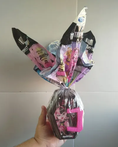 Monster High - Maleta Colecionável "Páscoa 2026" (Arco/Mattel)