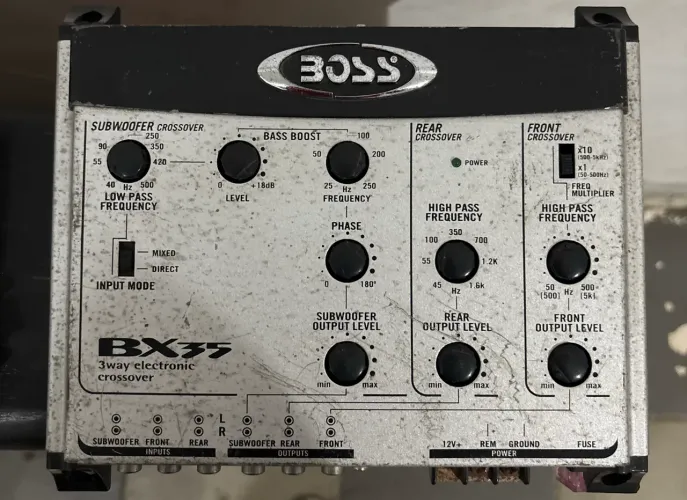Crossover Boss Bx35 Som Automotivo
