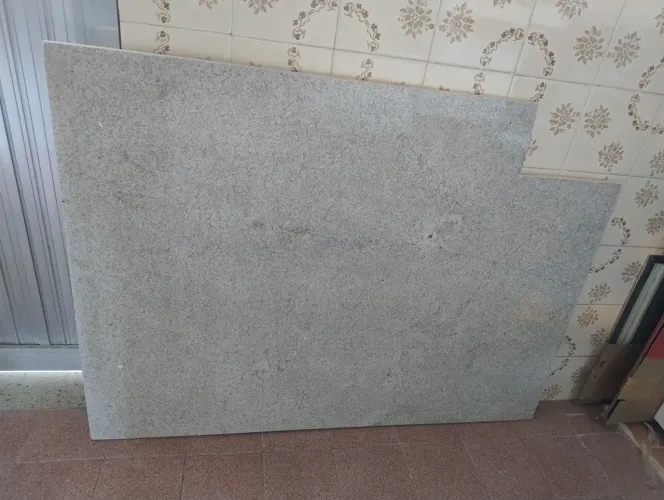 Tampo de granito branco Itaúnas 100 x 73cm