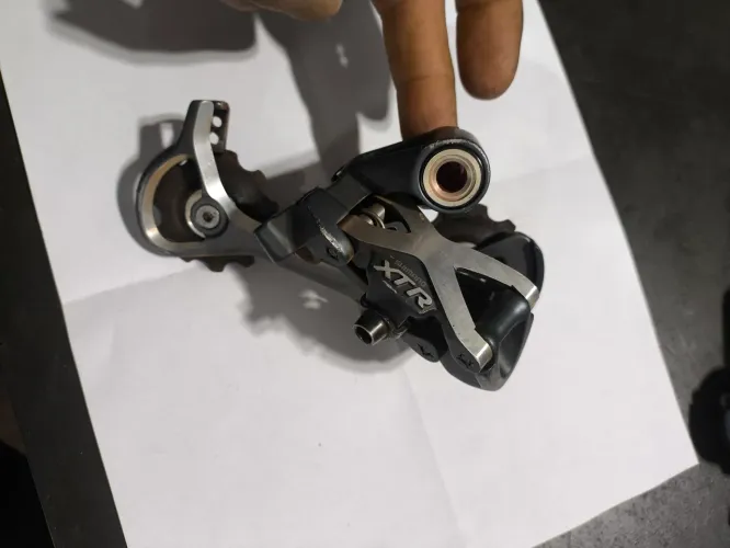 Câmbio 9v xtr semi novo