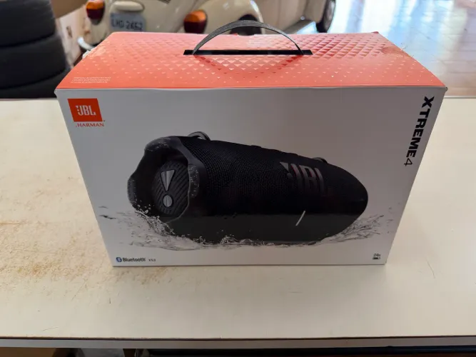 JBL Xtreme 4 na caixa