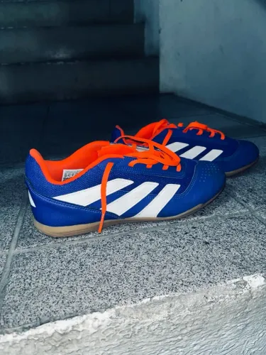 Chuteira adidas futsal