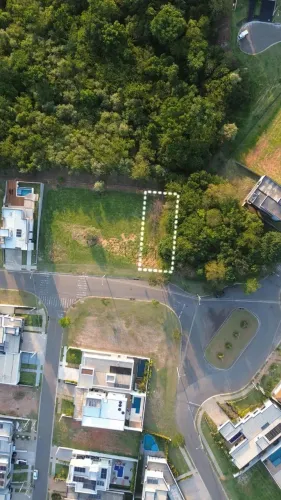 Terreno à Venda no Condomínio Reserva Santa Isabel em Louveira, no bairro Cana do Reino.
