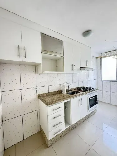 Apartamento com 2 dormitórios para alugar, 48 m² por R$ 1.450,00/mês - Água Chata - Guarul