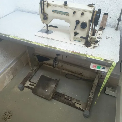 Máquina semi industrial Zig Zag 