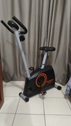 Bicicleta Ergométrica Athletic Action - Estado de Nova (Sem marcas de uso)